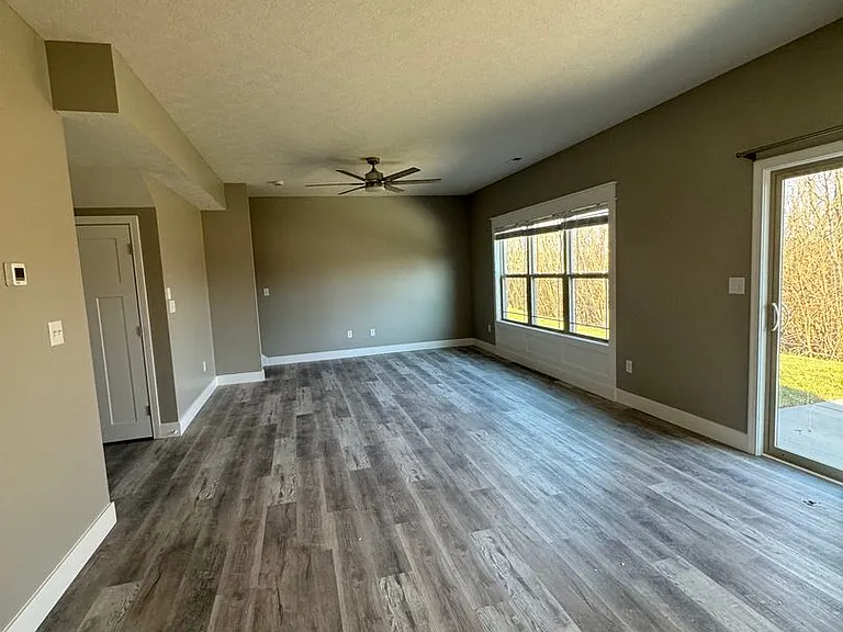 2509 Yeoman Ln — Photo 6