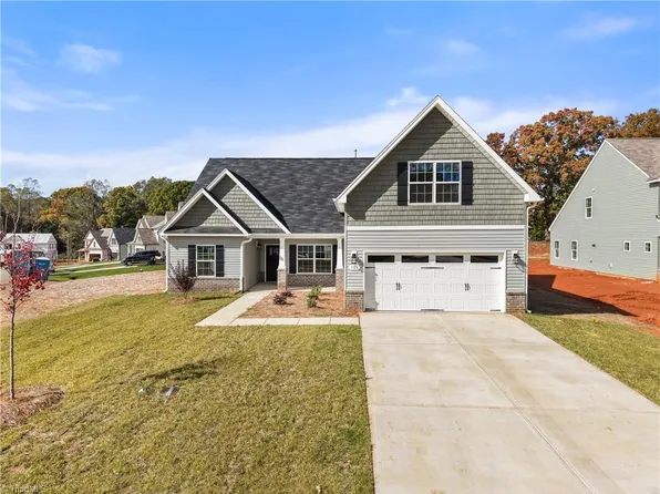 101 Vine Maple Ct, King, NC 27021