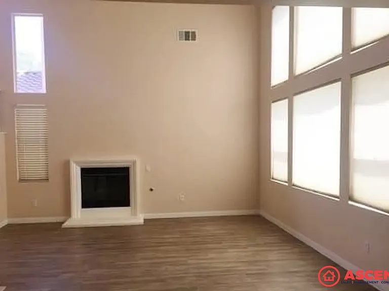 10401 Sterling Silver St — Photo 2