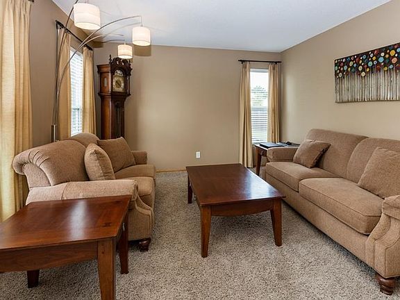 2nd image of 1005 SE 6th St