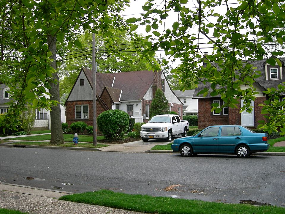 1st image of 1374 Berkley St