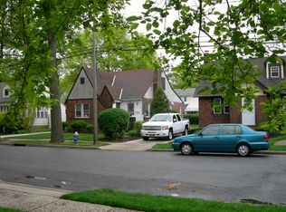 1374 Berkley St, Baldwin, NY 11510