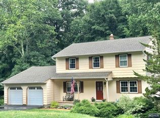 7 Redwood Ln, Ringwood, NJ 07456