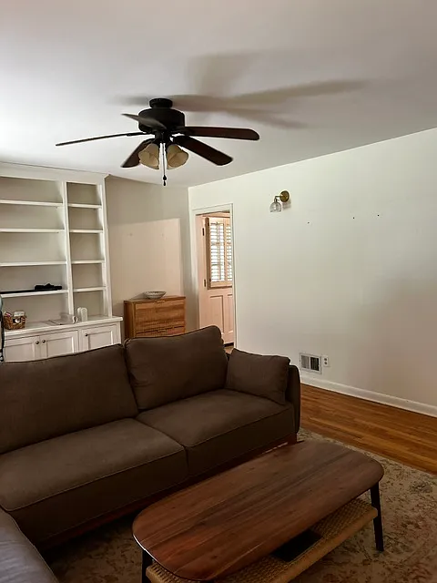 3 bed, 1188 sqft, $2,300 — Photo 3