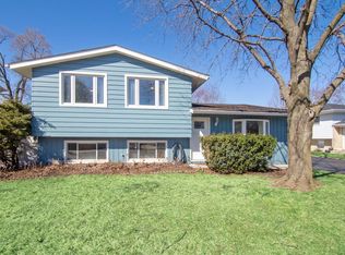 1672 Prairie Ave, Northbrook, IL