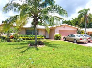 7520 NW 42nd Dr, Coral Springs, FL 33065