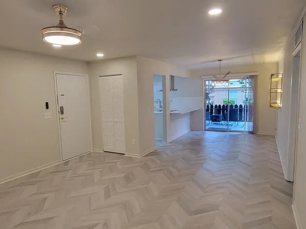 2628 Park Rd APT E, Charlotte, NC 28209