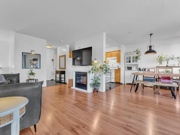 105 McKenney Ave NW #114, Saint Albert, AB T8N 2Y2