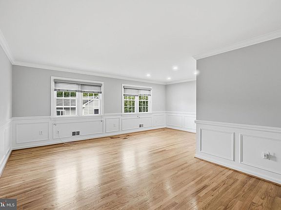 3rd image of 7612 Mahoney Dr