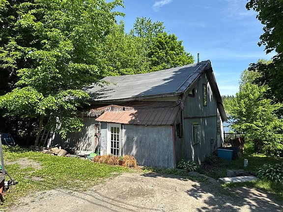 2nd image of 307 Spring Rd