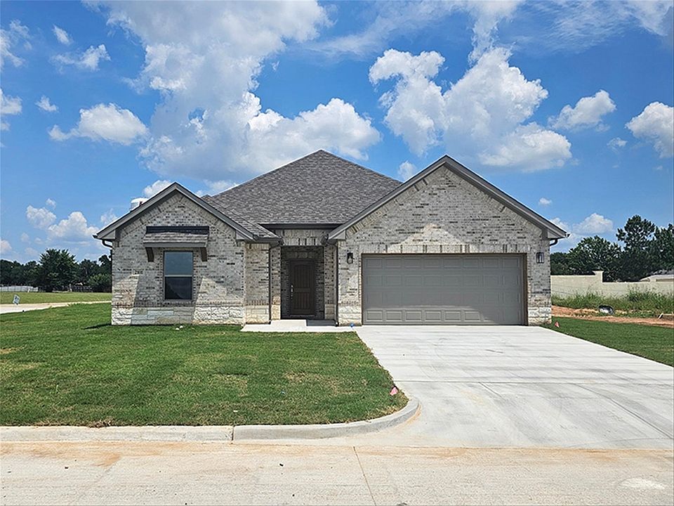 1st image of 2101 Briarwood Dr