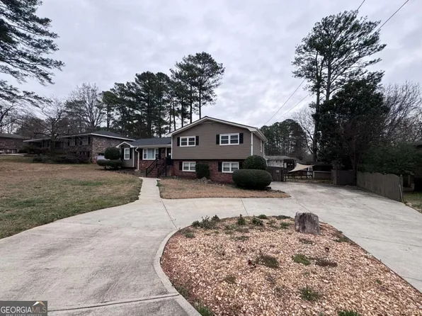 3954 Manhattan Dr NE, Kennesaw, GA 30144