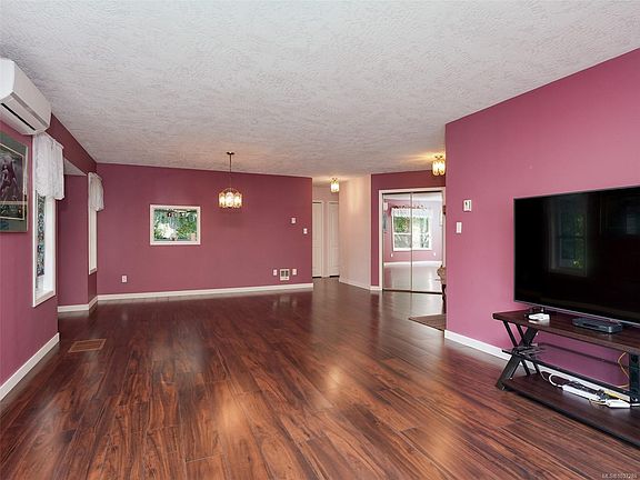 4th image of 5183 Sooke Rd