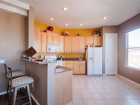 4th image of 239 Garrett Ln Unit 3