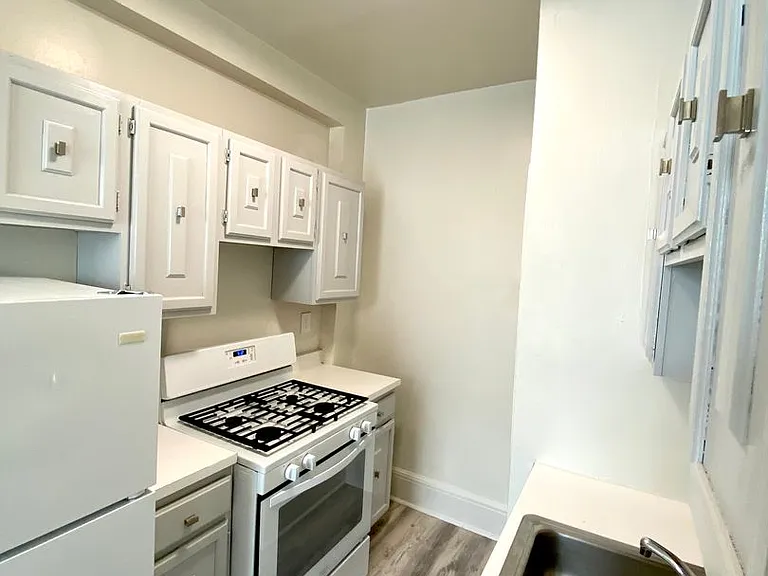 St. Luke's Place Apartment Homes — Photo 7