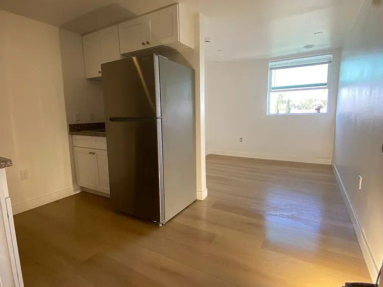 4325 S Main St — Photo 3