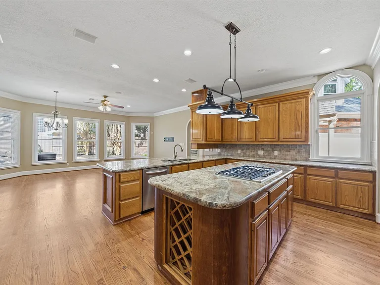 13714 Gainesway Dr — Photo 12