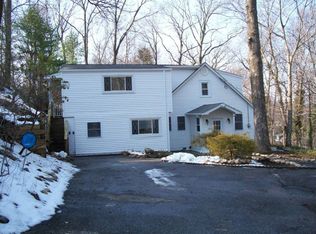 25 Westfield Dr, Centerport, NY 11721
