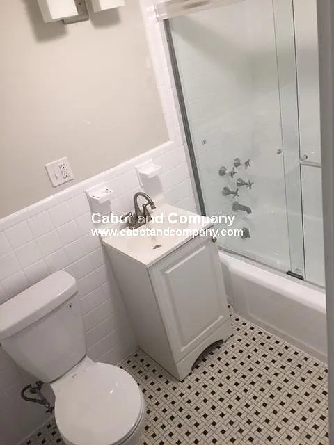 1 bed, 1.0 bath, $3,100 — Photo 4