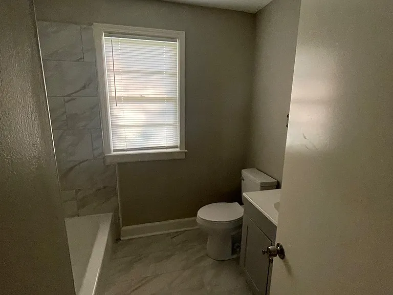 4869 Fairfield Rd — Photo 5