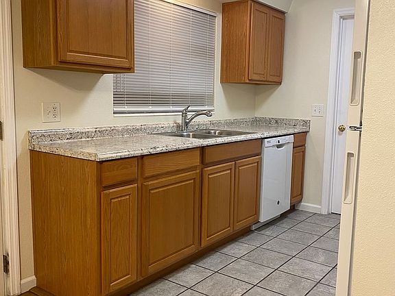 2nd image of 620 Poinsettia Dr