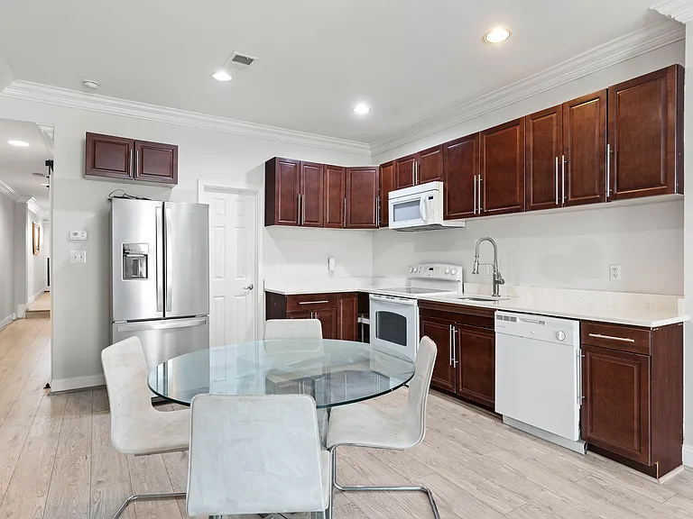 219 P St NW #1 — Photo 8