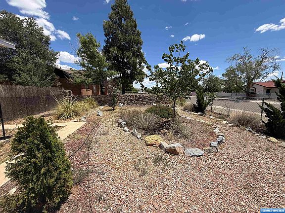 3rd image of 106 Aztec Ave