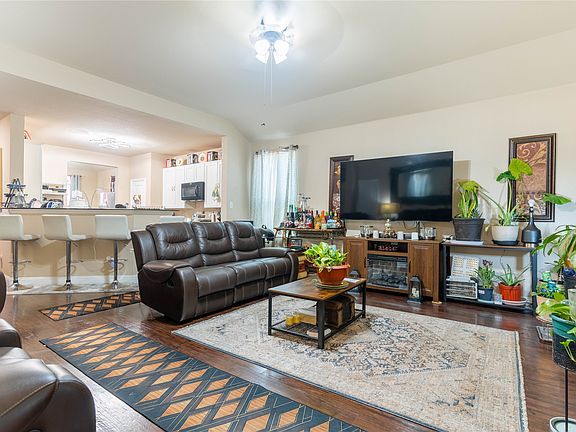4th image of 1219 Mount Olive Ln
