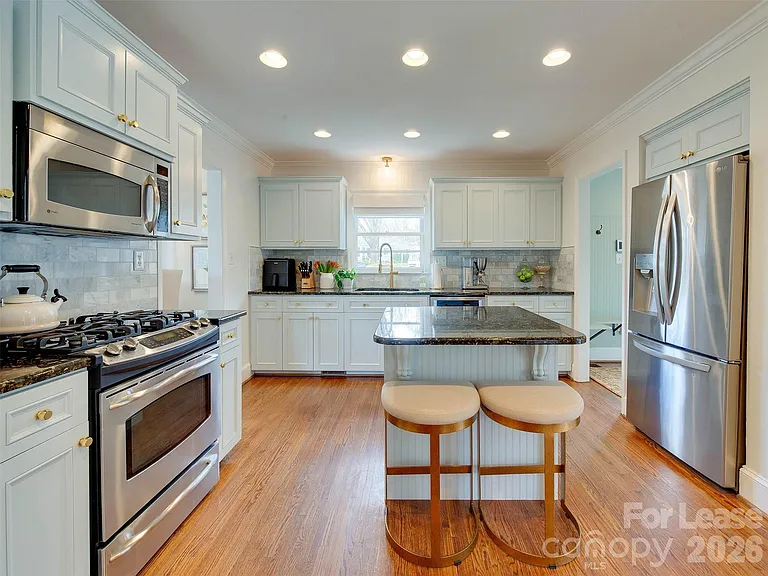 3221 Sunset Dr — Photo 15