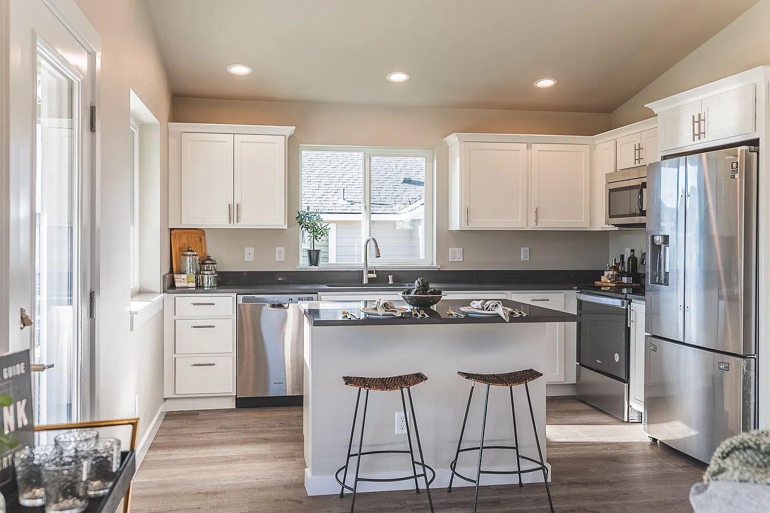 3 bed, 1669 sqft, $1,742 — Photo 3