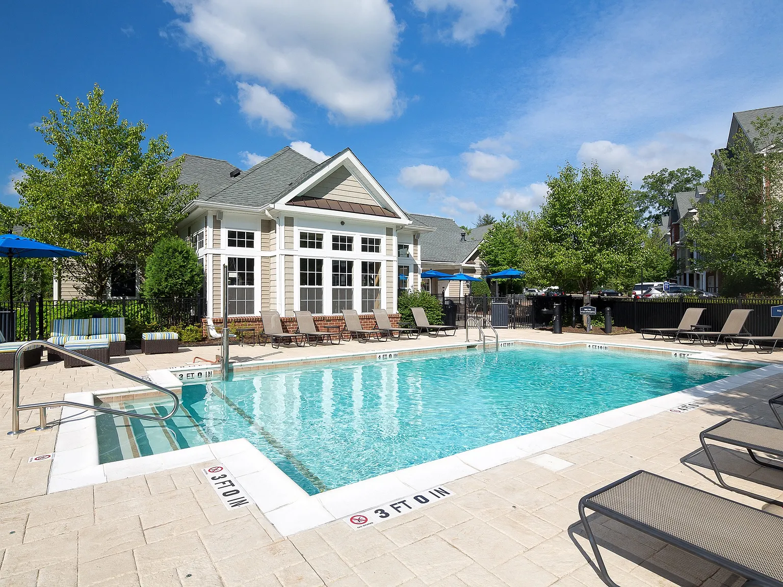 Huntington Townhomes — Photo 4
