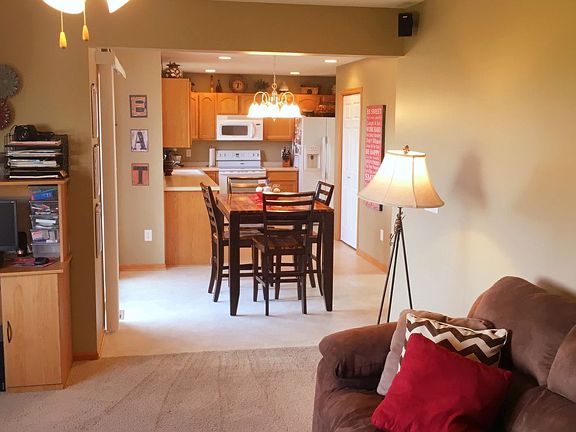 5th image of 695 SE Prairie Park Ln