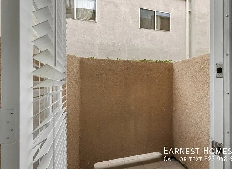 4310 Whitsett Ave #3 — Photo 7