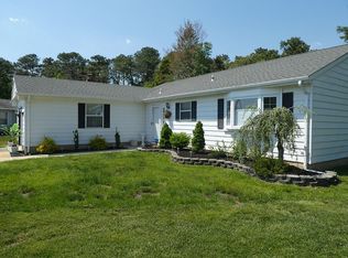 19 Kirkwood Ct, Toms River, NJ 08757