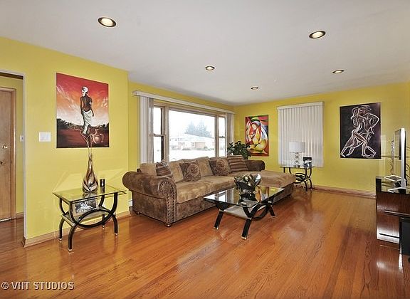 3rd image of 16350 Ingleside Ave