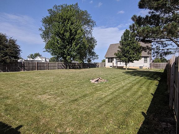 3rd image of 7690 Butler Ct