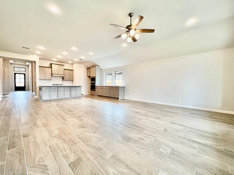 1351 Park Path Dr — Photo 3