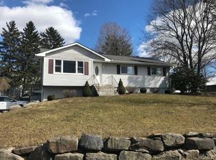 15 Roe St, Florida, NY 10921
