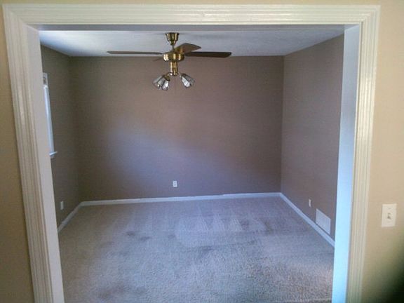 5th image of 218 Patricia Dr