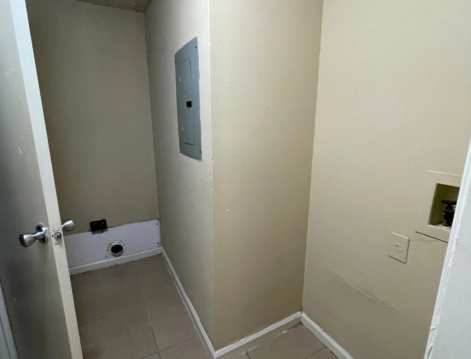 2 bed, 1.5 bath, 1100 sqft, $1,000 — Photo 3