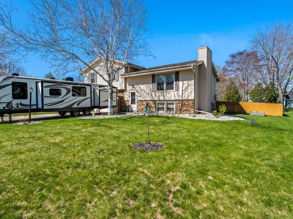 W161N11061 Meadow DRIVE, Germantown, WI 53022