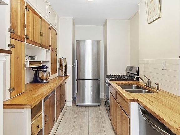 5th image of 116 Pinehurst Ave APT G23