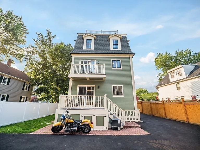 8 Richardson St #2 — Photo 31