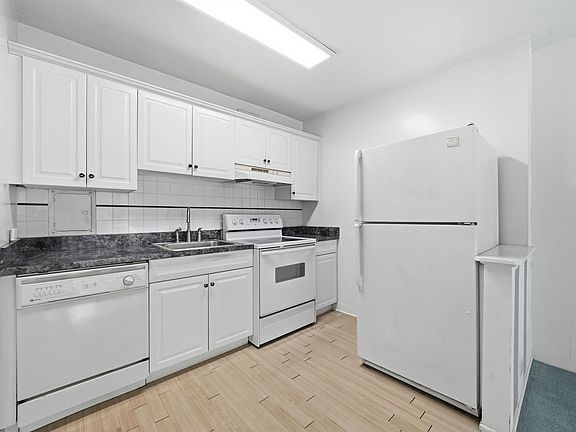3rd image of 535 N Michigan Ave APT 2305
