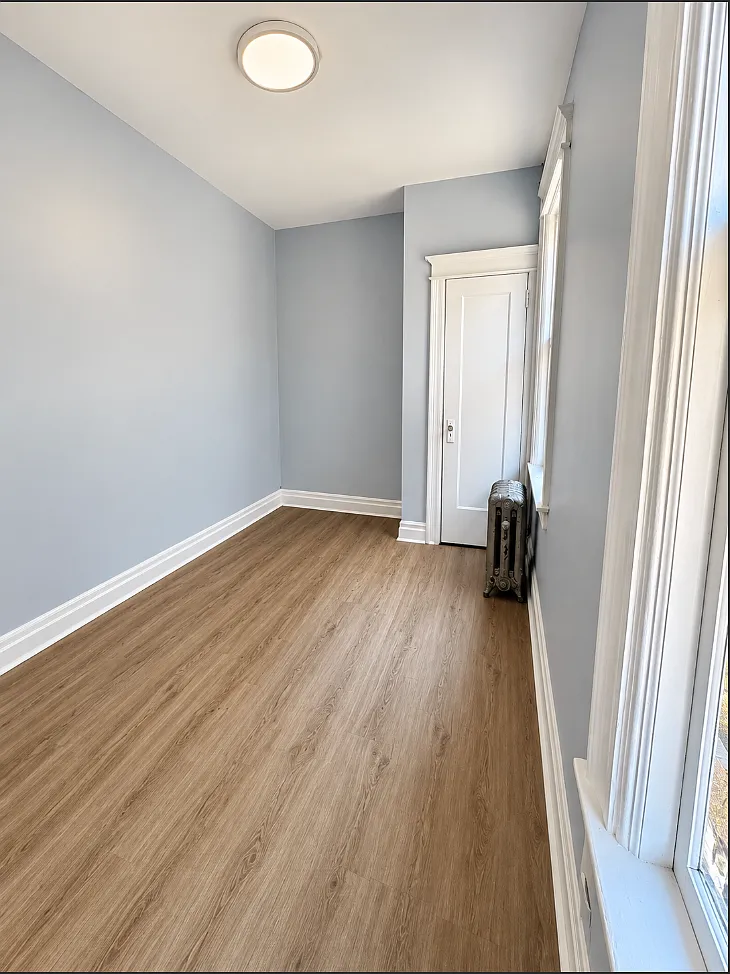4 bed, $2,500 — Photo 4