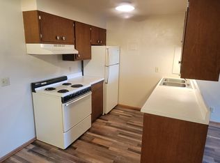 530 Elm St #23, Vermillion, SD 57069