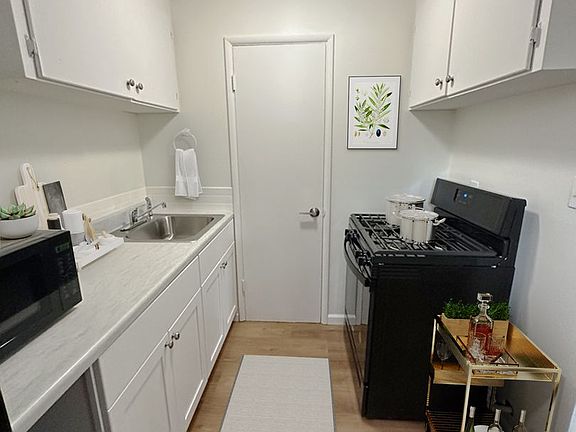 2nd image of 15501-15507 Grant Ave SW