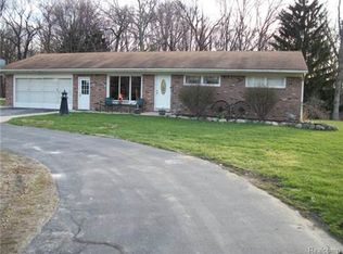 1312 Chilson Rd, Howell, MI 48843