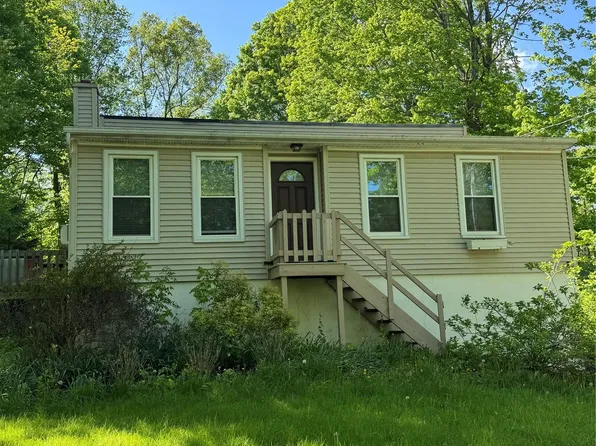 88 Lakeview Drive, Pawling, NY 12564