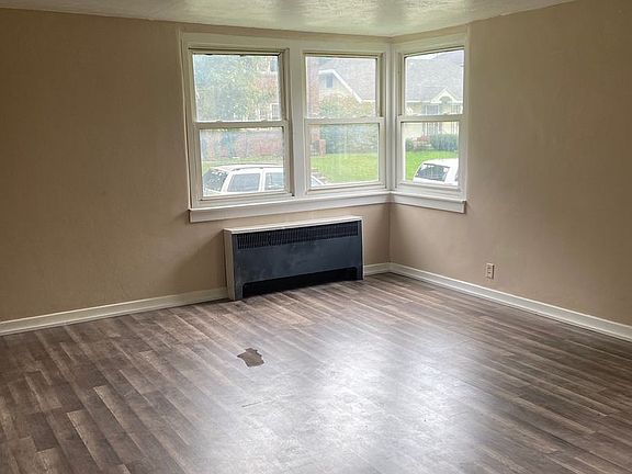 5th image of 110 Blymyer Ave APT 33